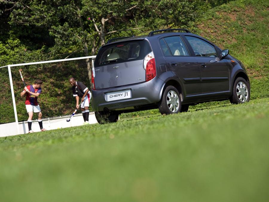 Chery J1 2009 года  (фото 12 из 16)